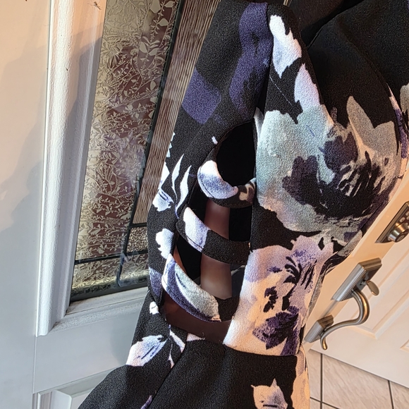 Xtraordinary Black and Blue Floral Backless Dress, Medium🖤💙 Like New Condition - Picture 3 of 8
